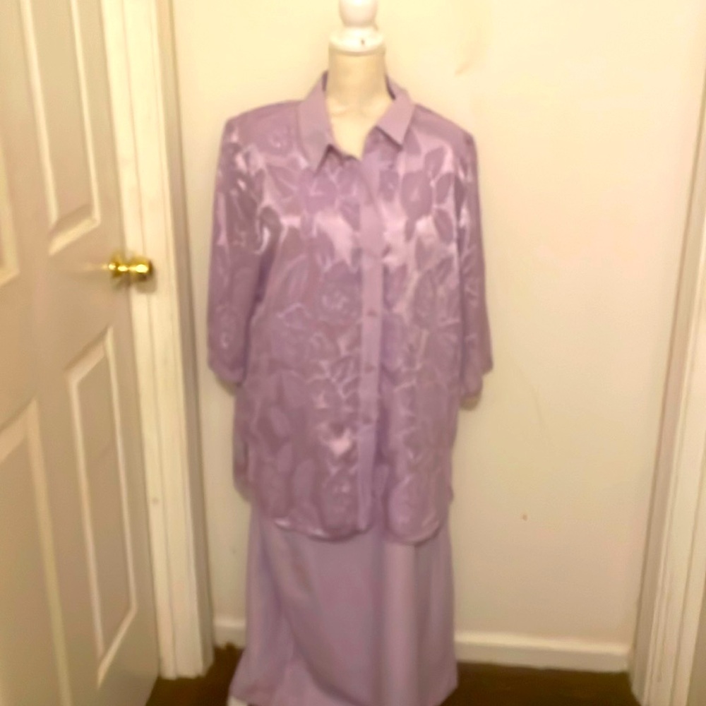 Beautiful lilac dress size 16